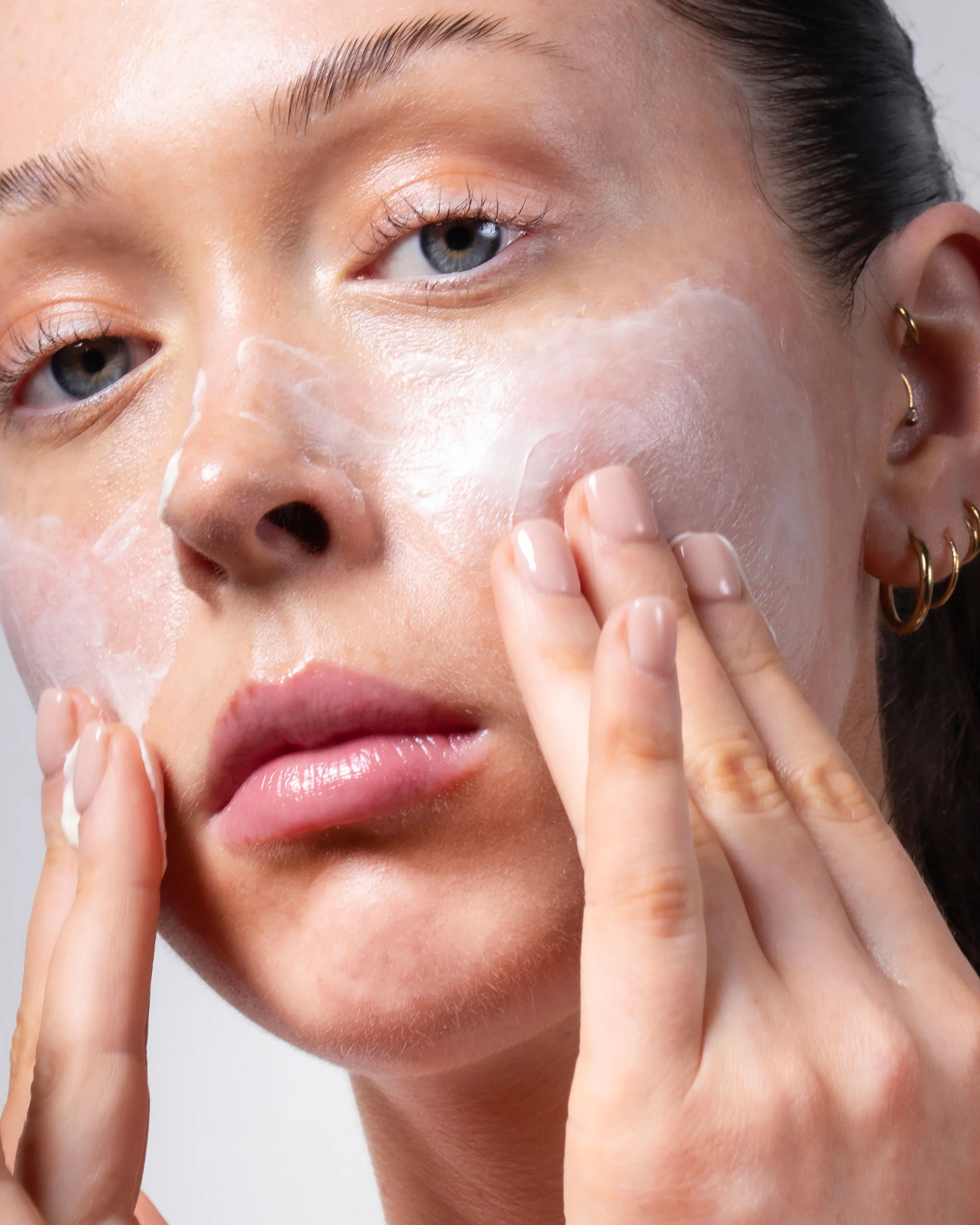 Glow-C Vitamin C Cream Cleanser - Image 5