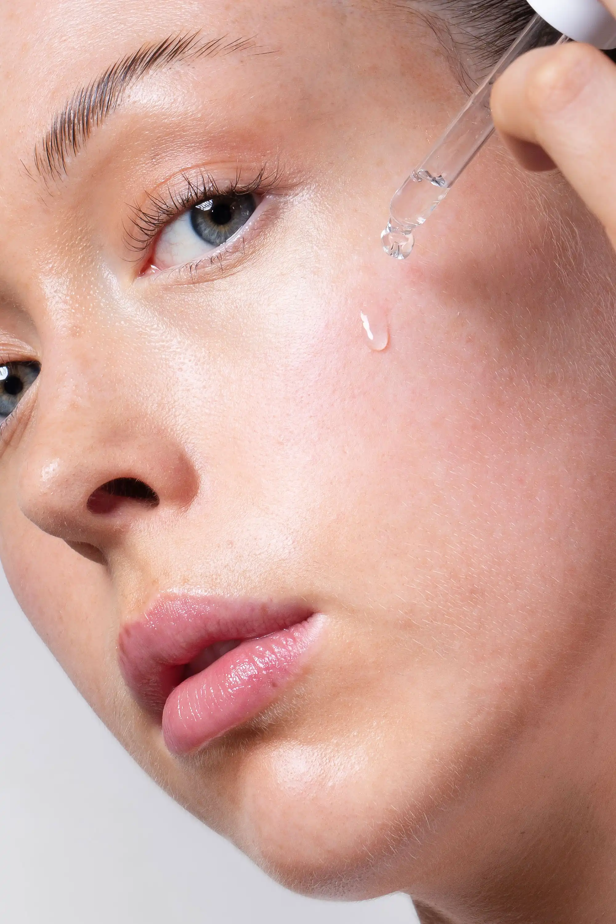 Hyaluronic Acid 2% Plumping Serum - Image 4