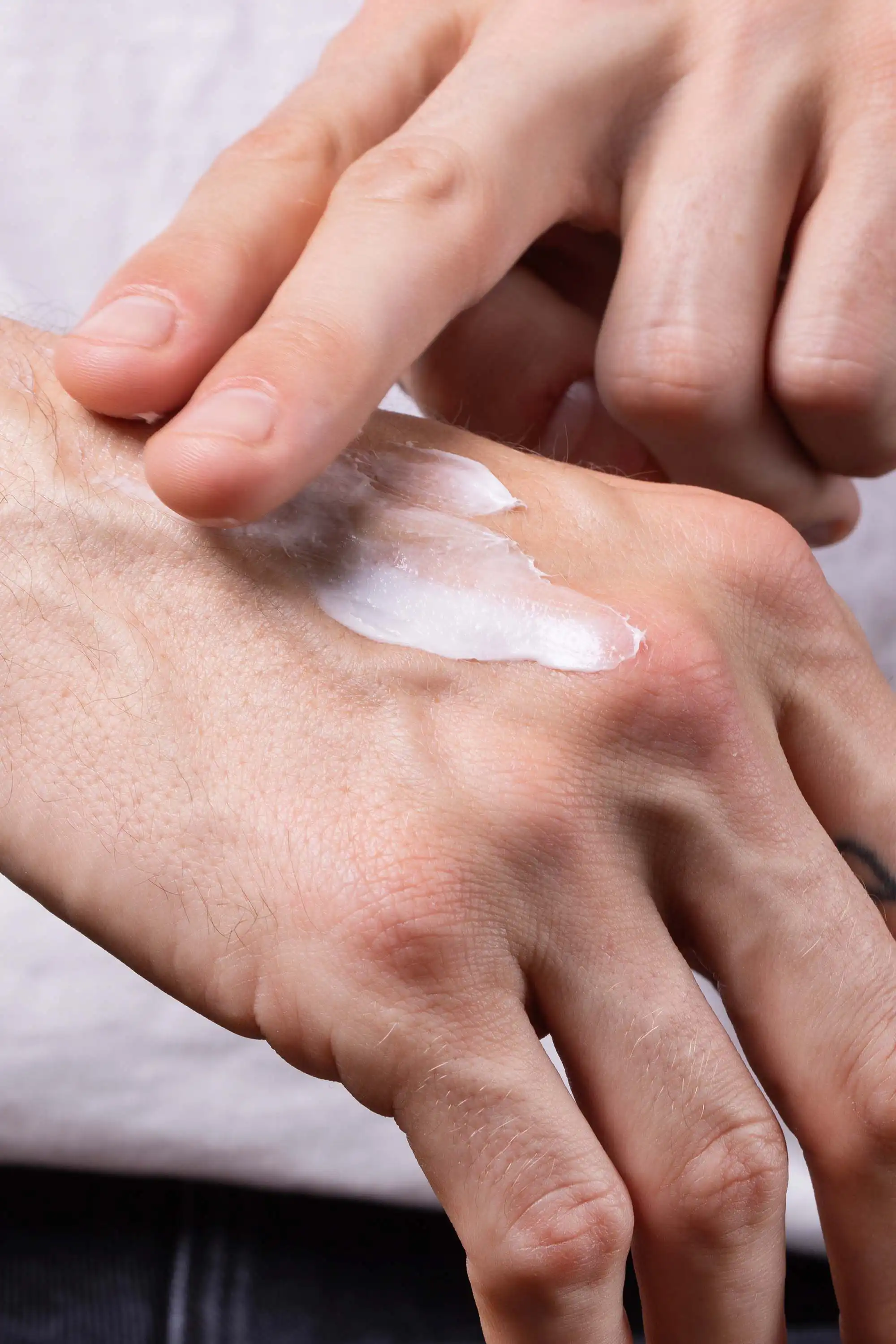 HydraSmooth Hand Cream - Image 3